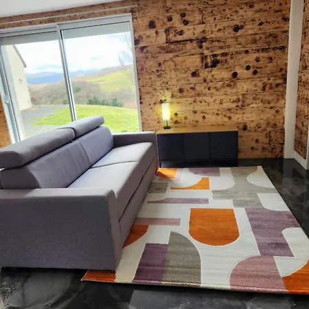 Le Petit 15140 Holiday home *