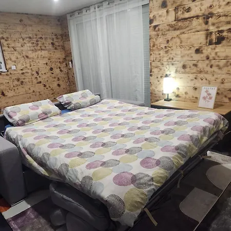 Le Petit 15140 Holiday home Sainte-Eulalie (Auvergne)